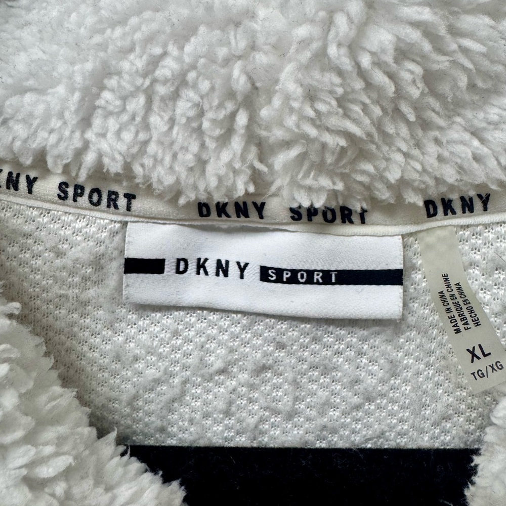 DKNY Sport White Kansas City Chiefs Cozy Pullover Hoodie - Picture 9 of 9